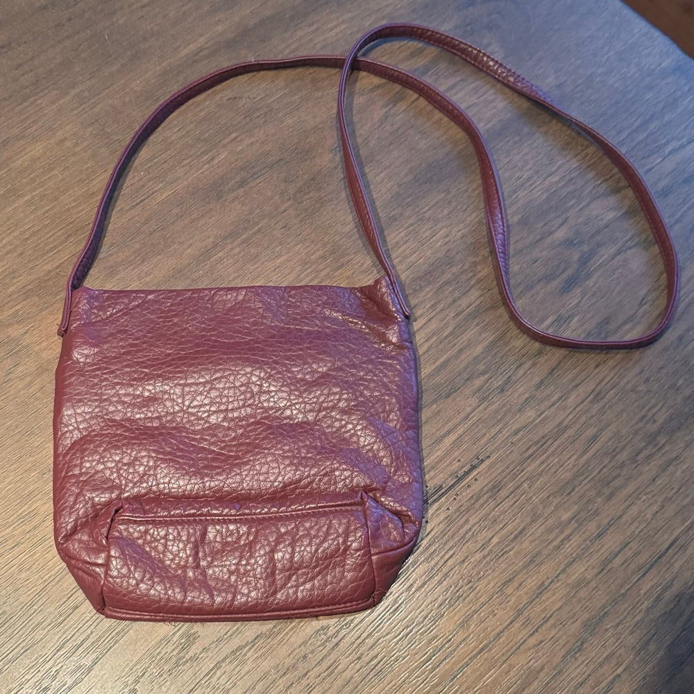 Vans Quilted Studded Crossbody Bag – Burgundy - Picture 2 of 2